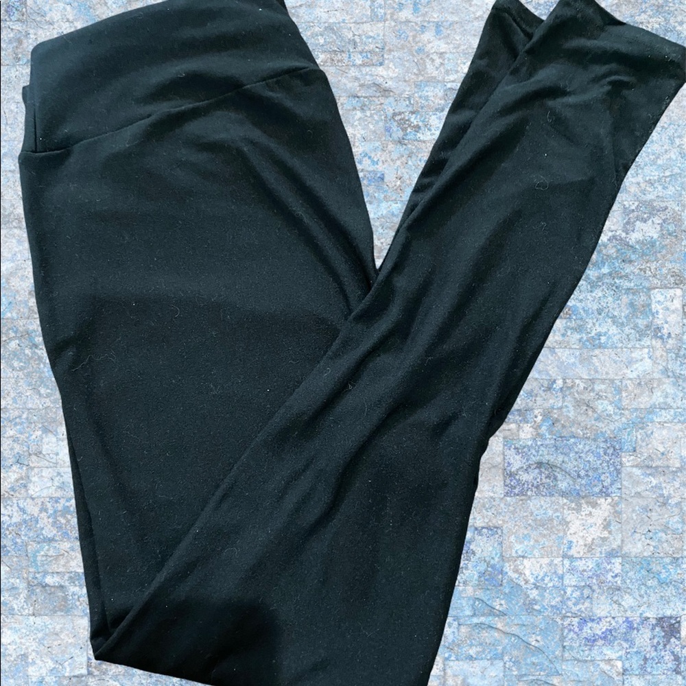 Women’s TC Black Lularoe Leggings!